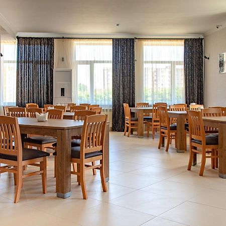 Zig Zag Hotel คาเมียเนตส์-โปดิลสกี ภายนอก รูปภาพ