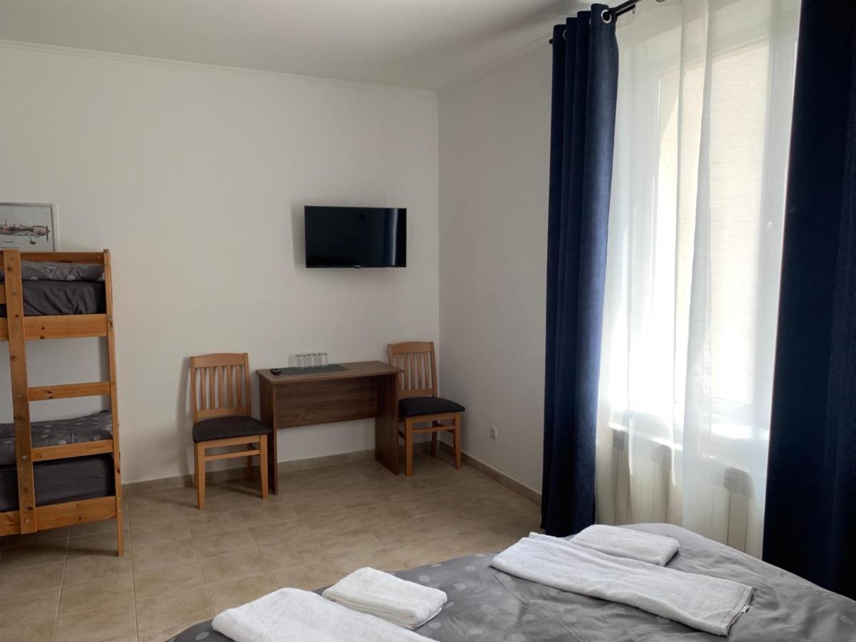 Zig Zag Hotel คาเมียเนตส์-โปดิลสกี ภายนอก รูปภาพ
